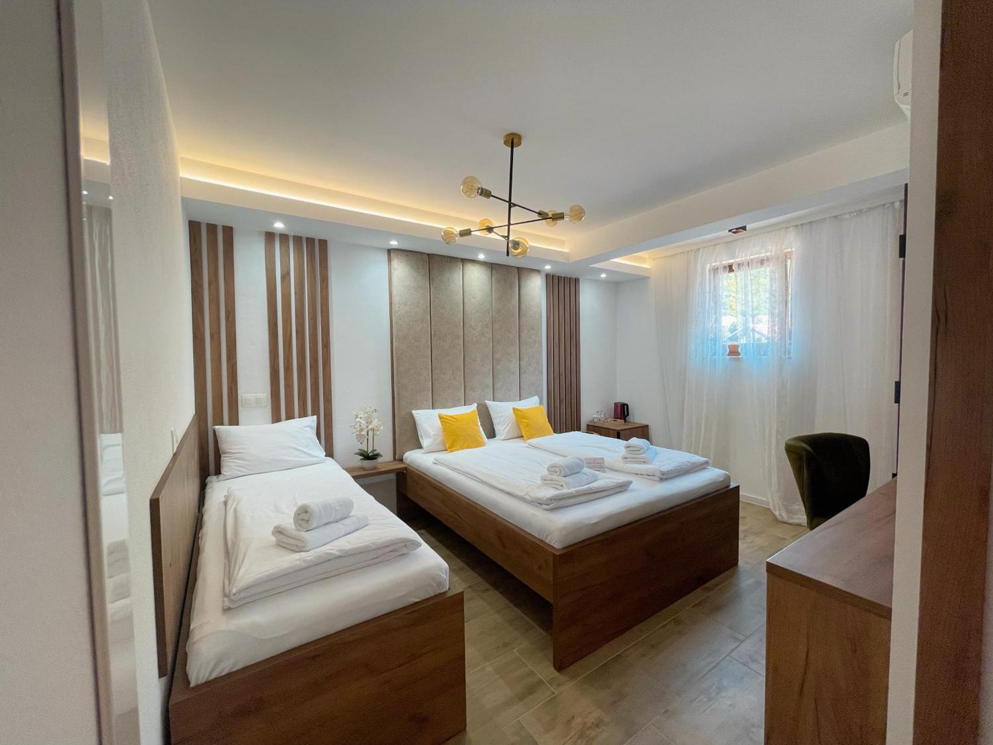 Apartments And Rooms Smile Мостар Экстерьер фото